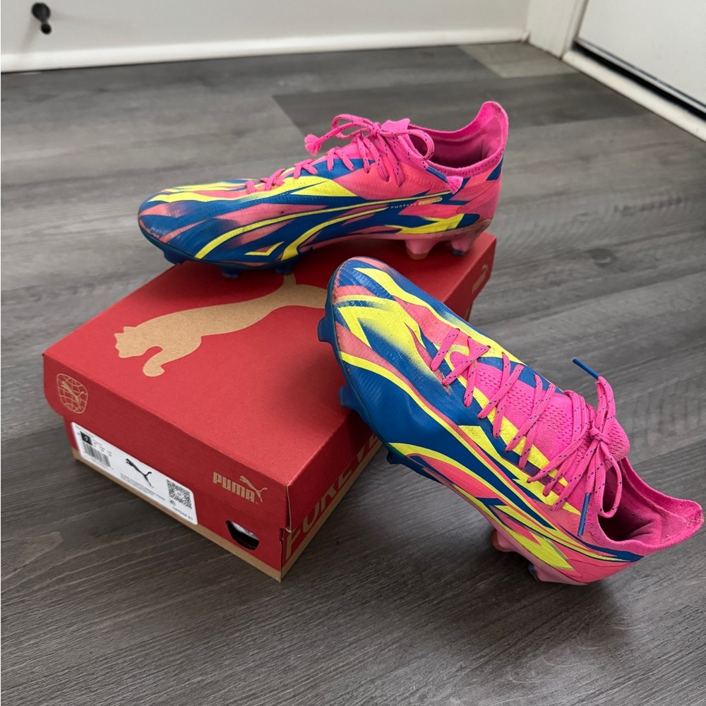 Puma Men's Pink and Blue Athletic Soccer Cleats